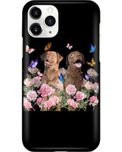 Load image into Gallery viewer, Gift For Dog LoversChesapeake Bay Retriever With Peonies Phone case