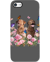 Load image into Gallery viewer, Gift For Dog LoversChesapeake Bay Retriever With Peonies Phone case
