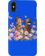 Load image into Gallery viewer, Gift For Dog LoversChesapeake Bay Retriever With Peonies Phone case