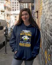 Load image into Gallery viewer, Market Trendz Schönheit Kommt Nicht Von Innen Sie Kommt Aus Mahlsdorf Hoodie

