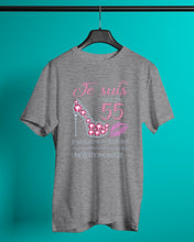 Load image into Gallery viewer, Je Suis Nee En 55 Je Ne Suis Peut-Être Pas Birthday Gift For Grandma Guys Tee
