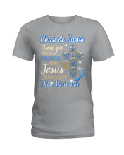 Load image into Gallery viewer, Chica De  Junio    Todo Lo Puedo En Cristo Que Me Fortalece Ladies Tee
