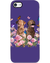Load image into Gallery viewer, Gift For Dog LoversChesapeake Bay Retriever With Peonies Phone case
