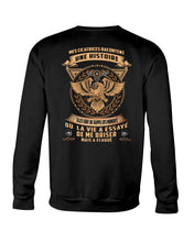 Load image into Gallery viewer, Les Legendes Naissent En Juin Birthday Meaningful Gift Sweatshirt
