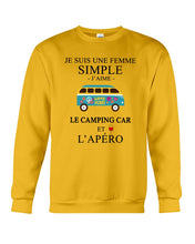 Load image into Gallery viewer, Je Suis Une Femme Simple J'aime Le Camping Car Et L'apero Sweatshirt
