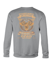 Load image into Gallery viewer, Les Legendes Naissent En Juin Birthday Meaningful Gift Sweatshirt

