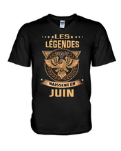 Load image into Gallery viewer, Les Legendes Naissent En Juin Birthday Meaningful Gift Guys V-Neck
